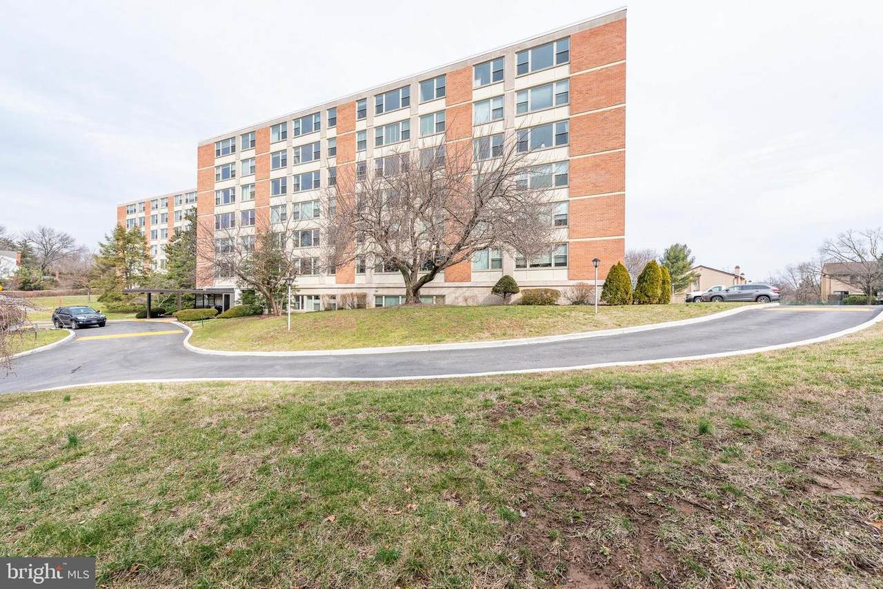 4401 Roland Avenue - Photo 1