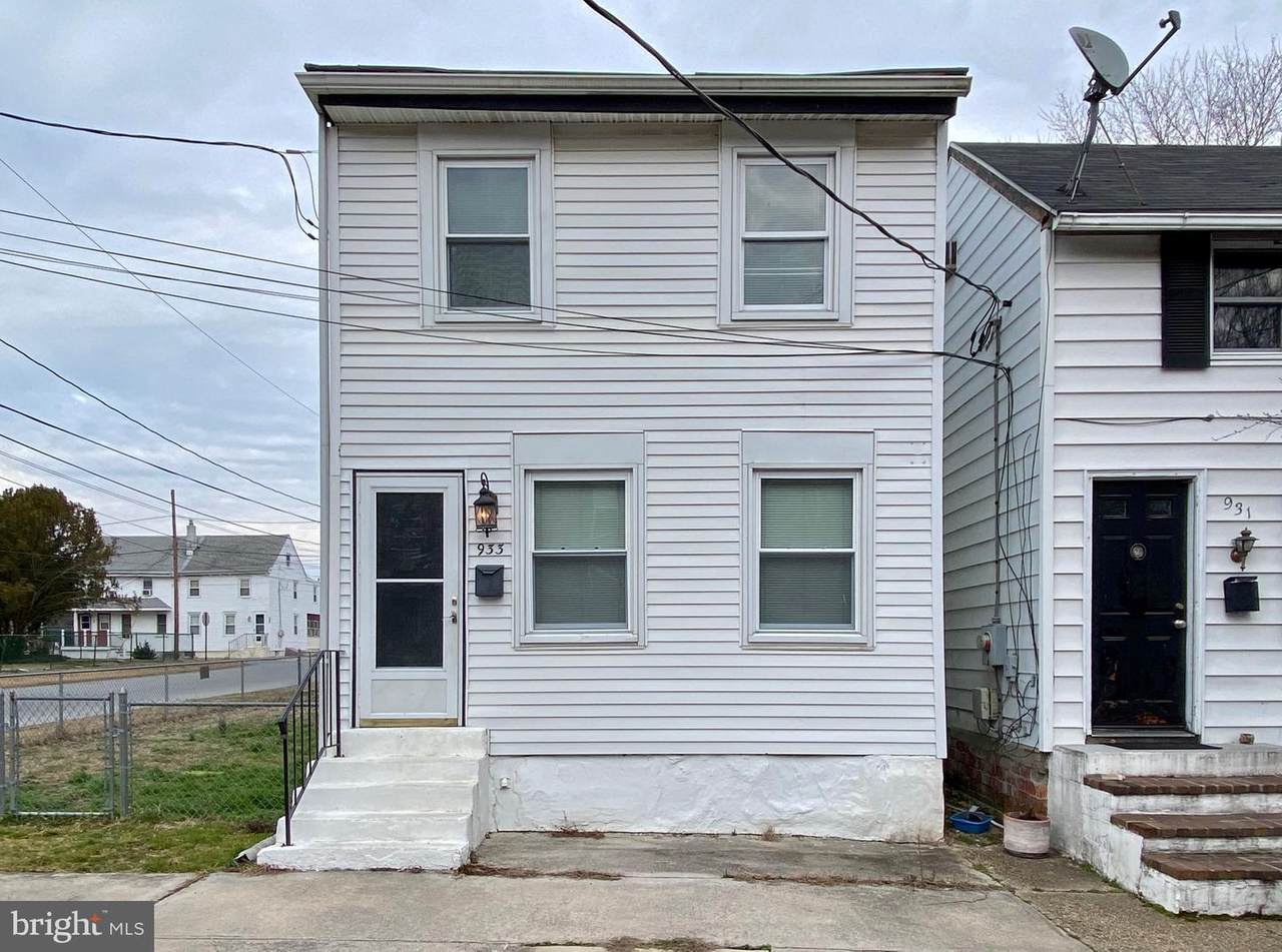 933 Gray Street - Photo 1