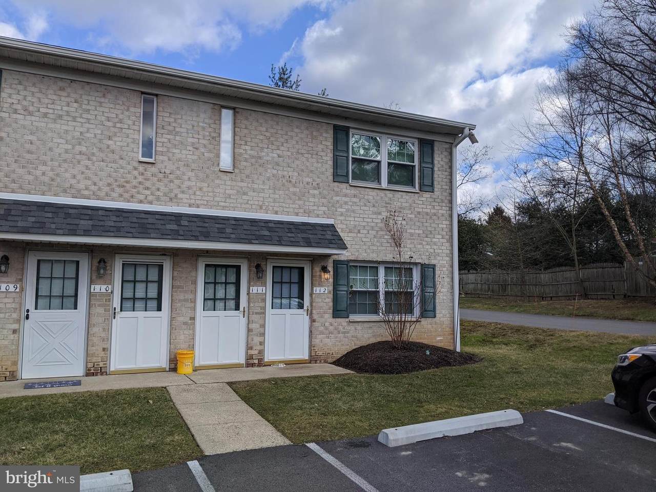 112 Hampstead Drive - Photo 1