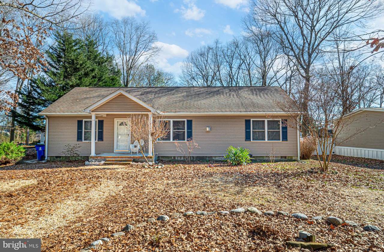 121 Lake Drive - Photo 1