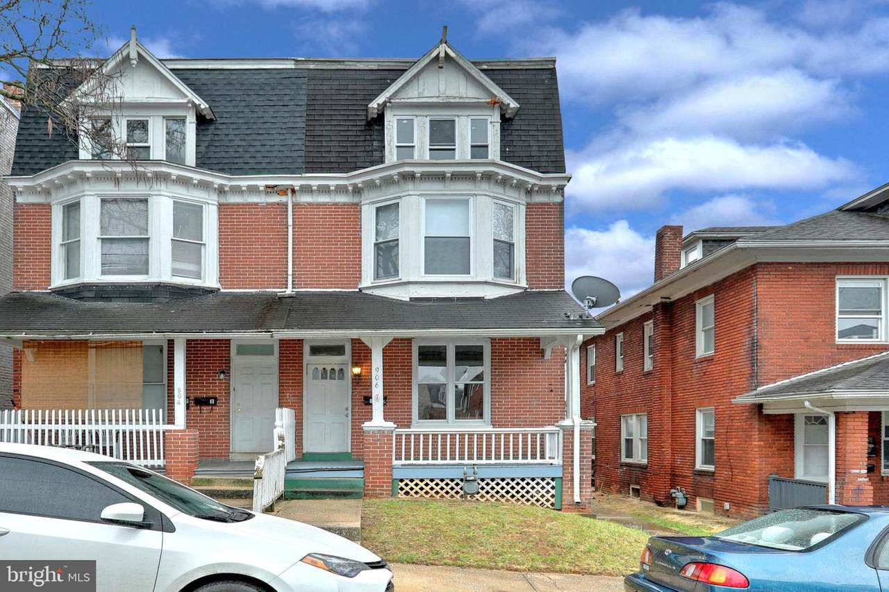 906 Locust Street - Photo 1