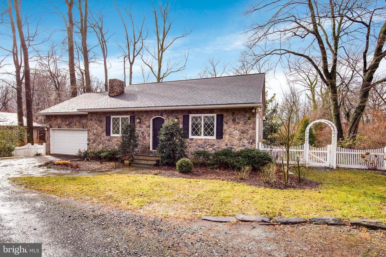 2116 Sherwood Road - Photo 1