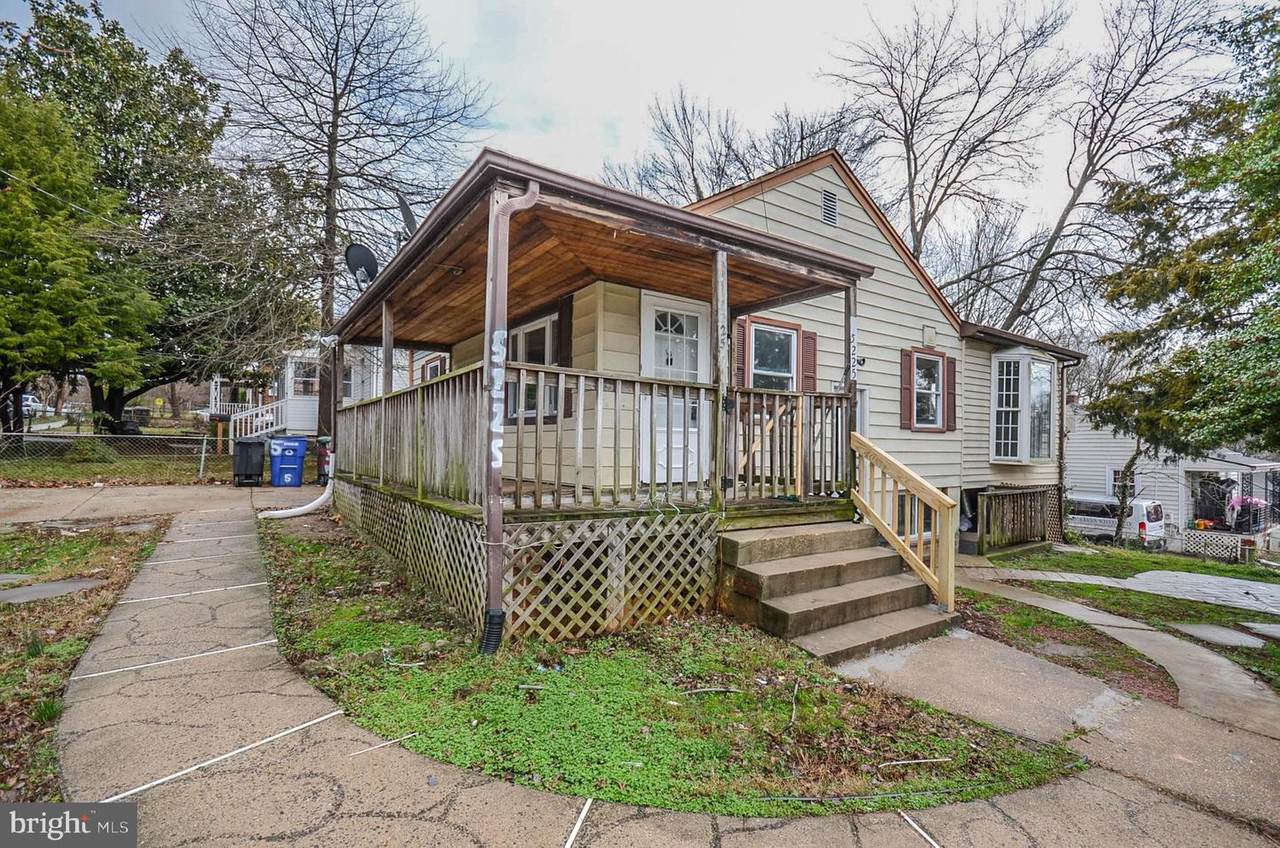 5225 58TH Avenue - Photo 1