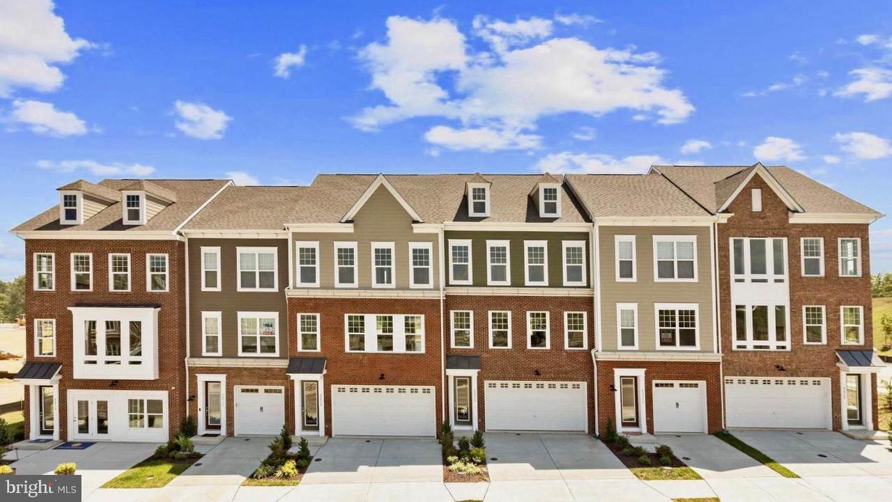 42929 Running Creek Square - Photo 1