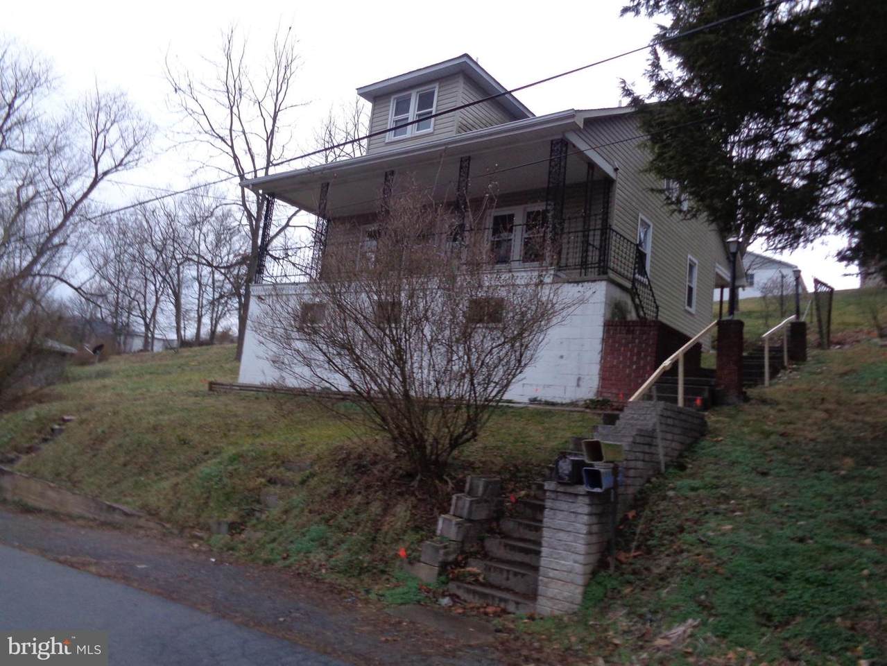 221 Dale Street - Photo 1