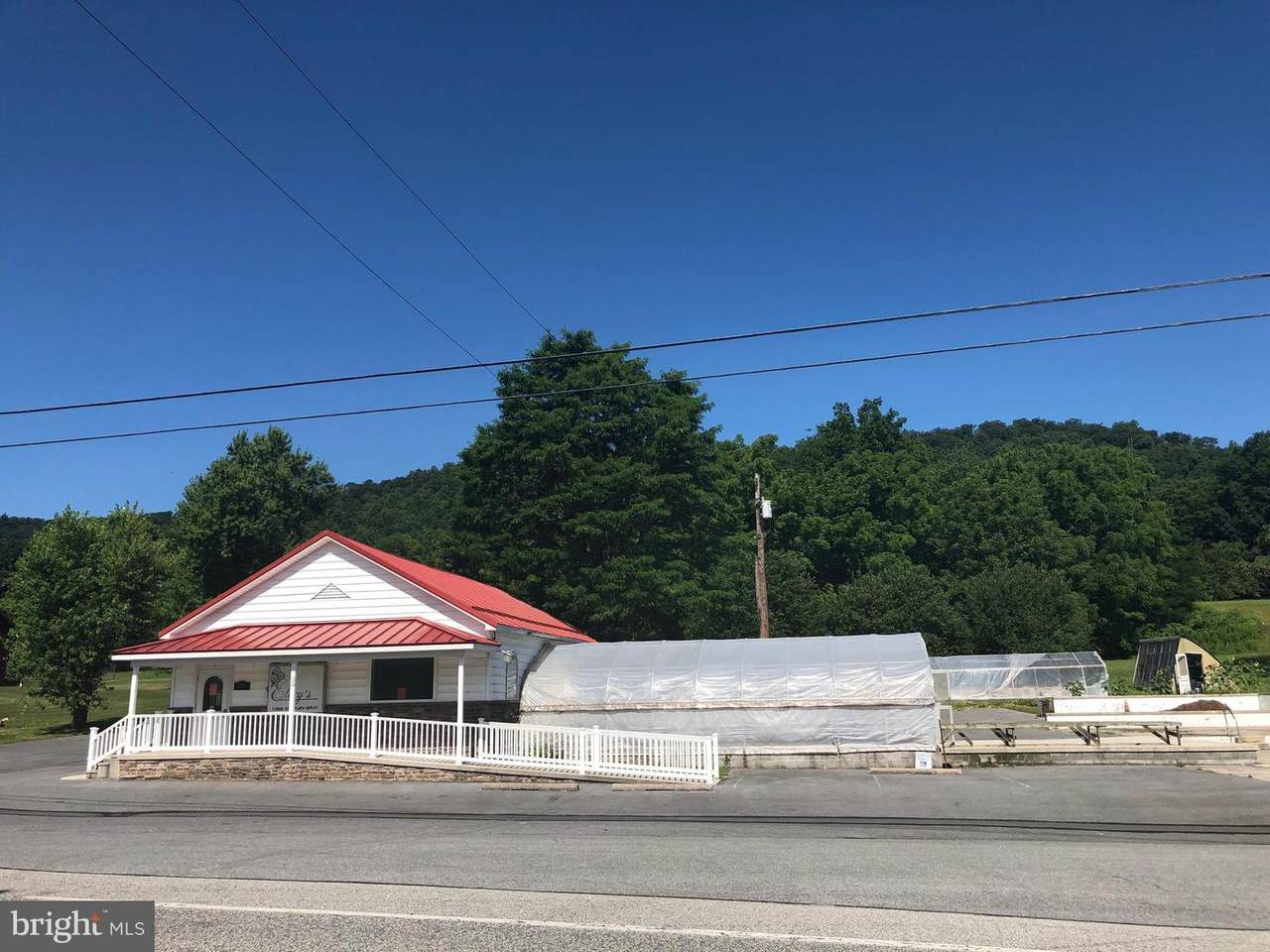 135 Knobsville Rd - Photo 1