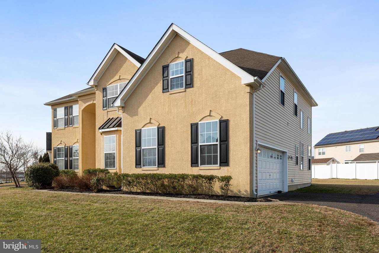 40 Buckingham Drive - Photo 1