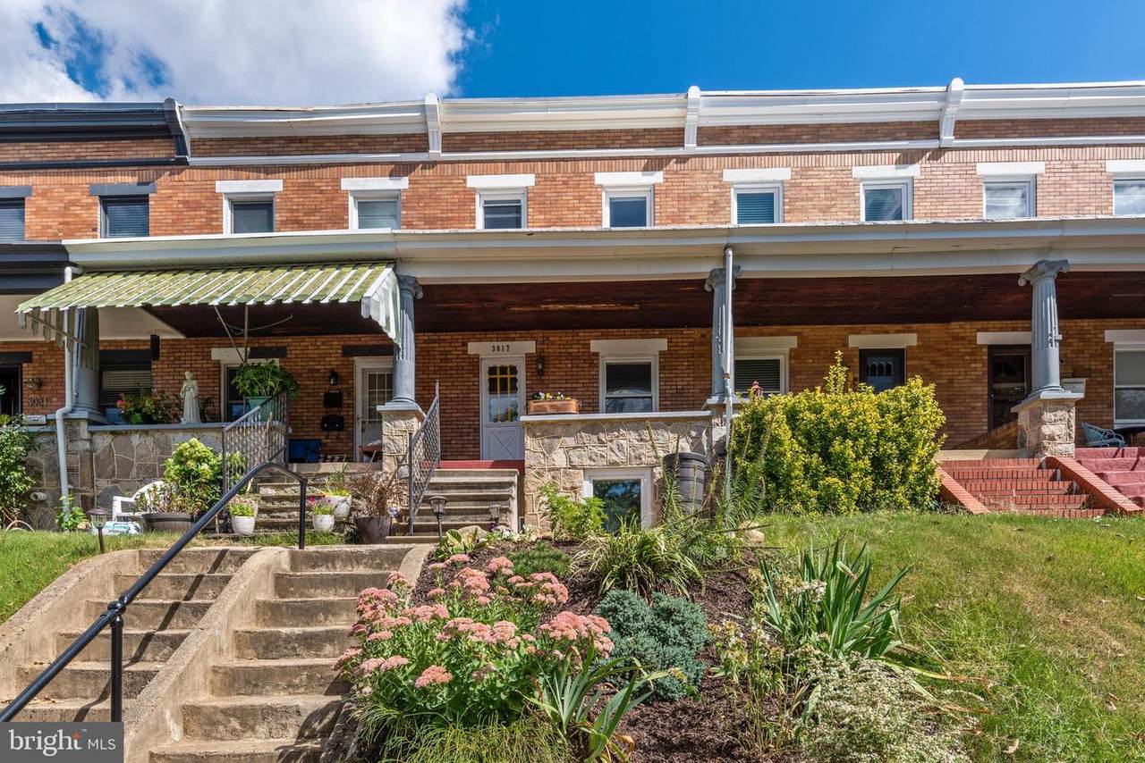 3017 Chestnut Avenue - Photo 1