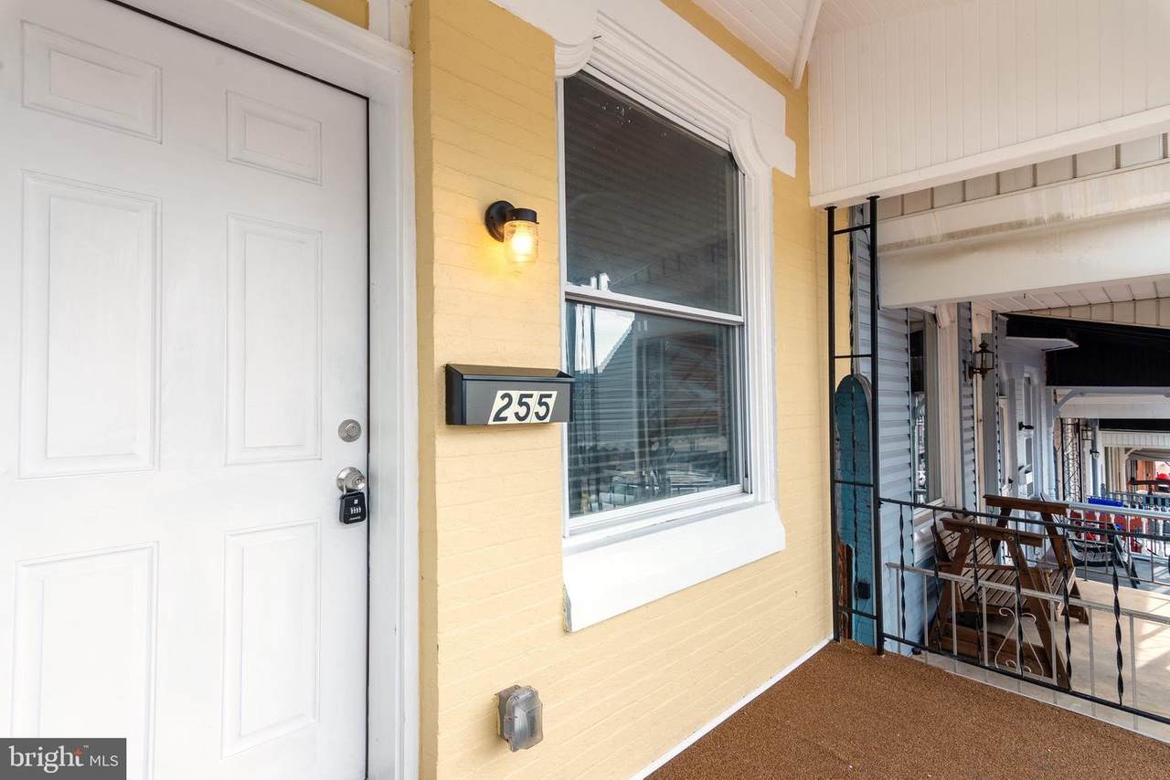 255 17TH Street - Photo 1