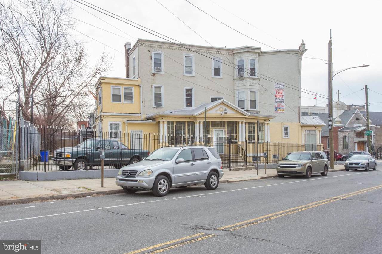 3315 Park Avenue - Photo 1