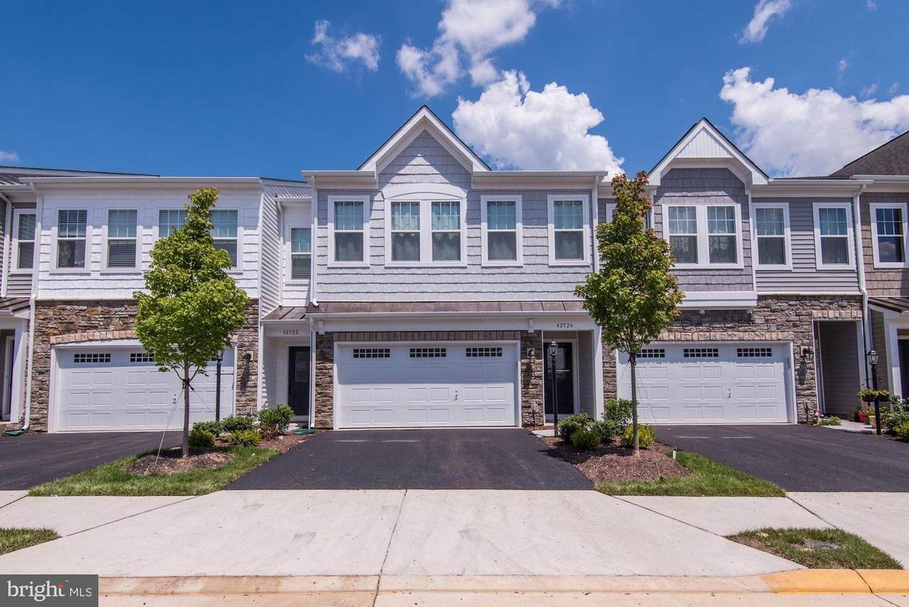 42524 Benfold Square - Photo 1