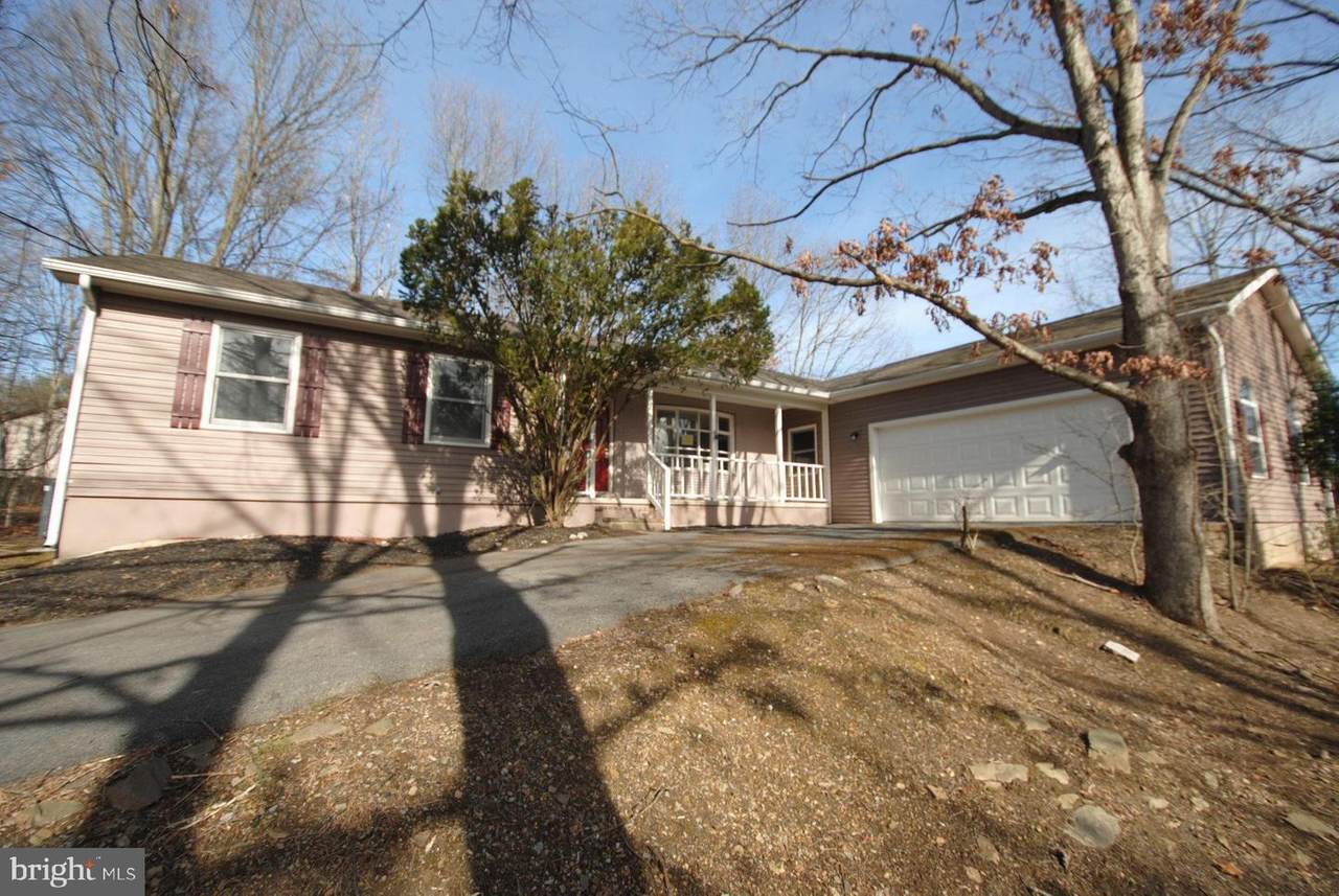 304 Lakeview Drive - Photo 1