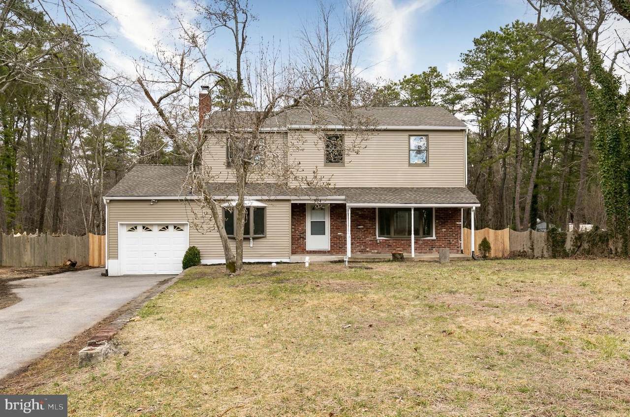 924 Pinewood Lane - Photo 1