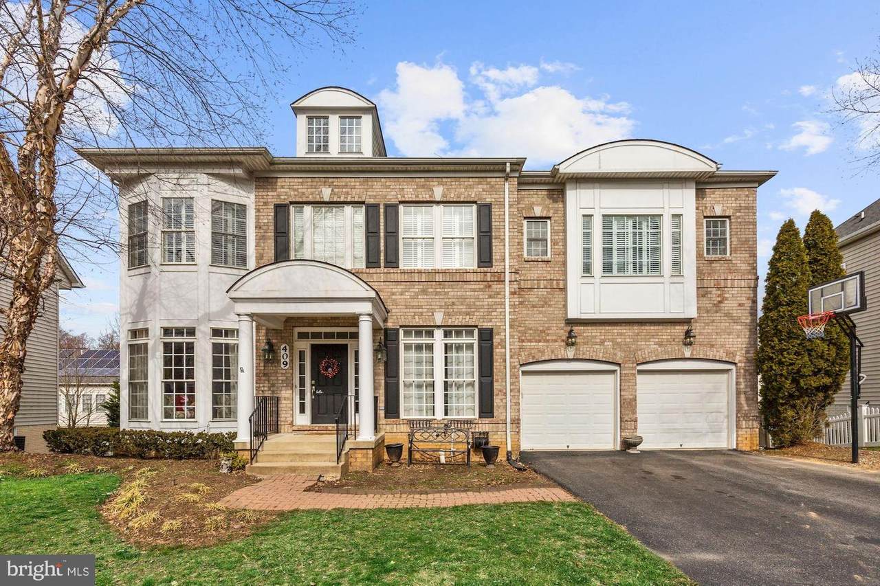 409 Summer Garden Way - Photo 1