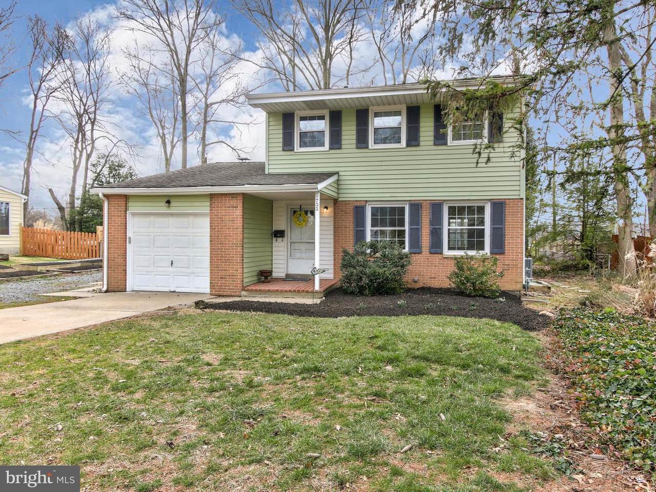 733 Bent Lane - Photo 1