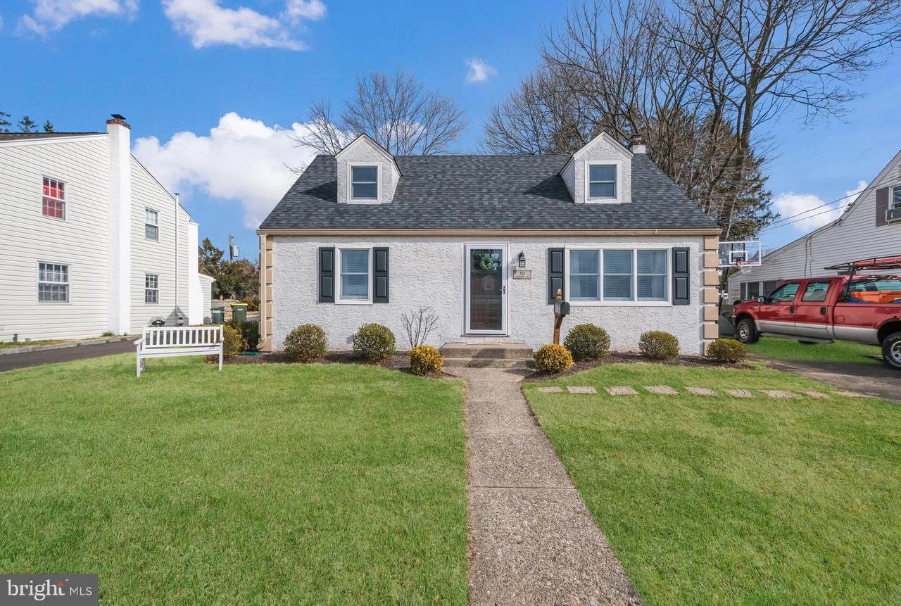 513 Corinthian Avenue - Photo 1