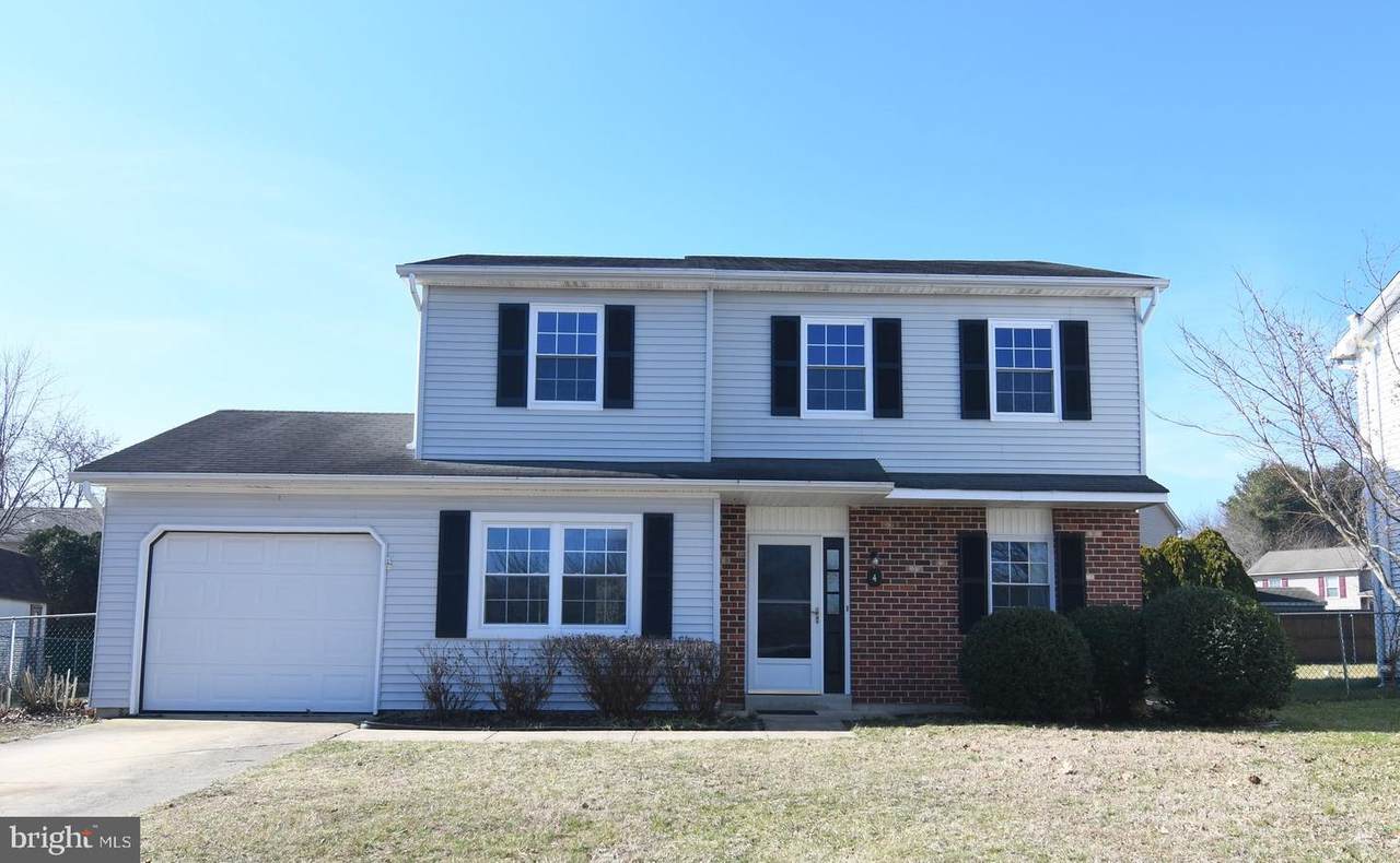 4 Moat Court - Photo 1