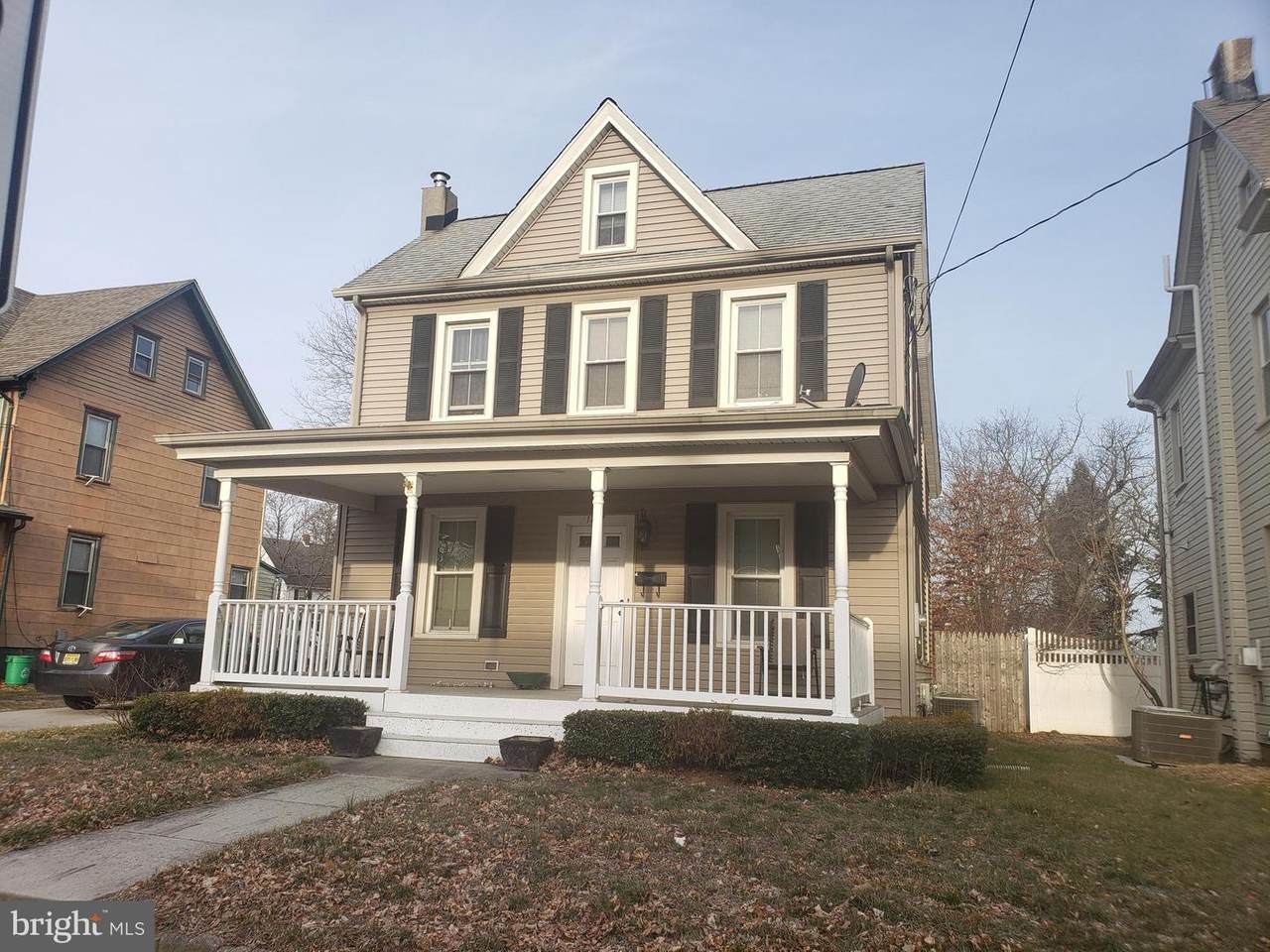 1727 Kings Highway - Photo 1