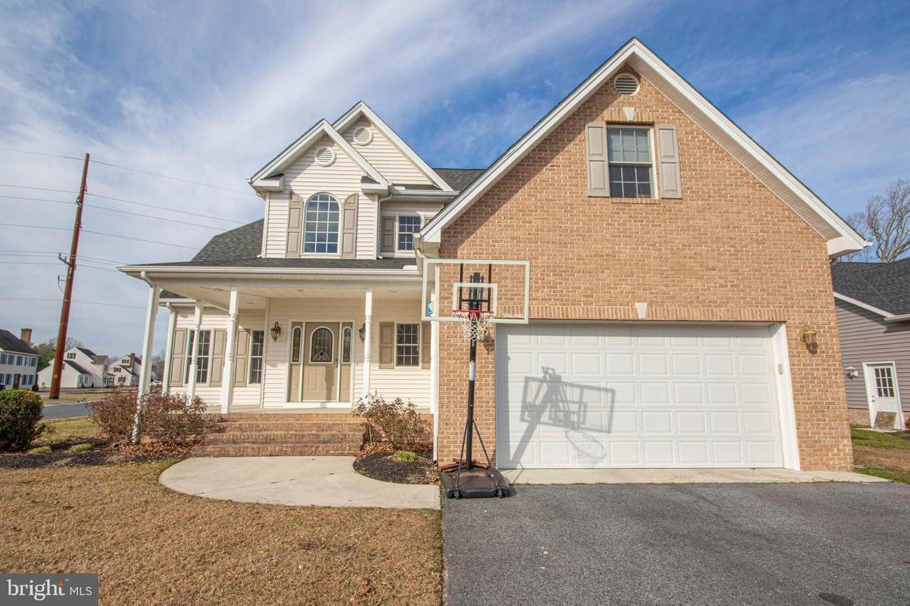 6199 Tarry Town Road - Photo 1