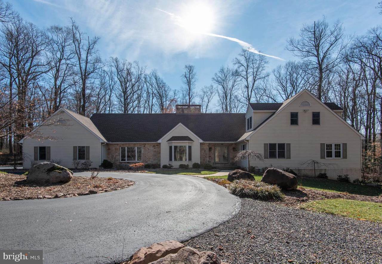 708 Cadmus Road - Photo 1