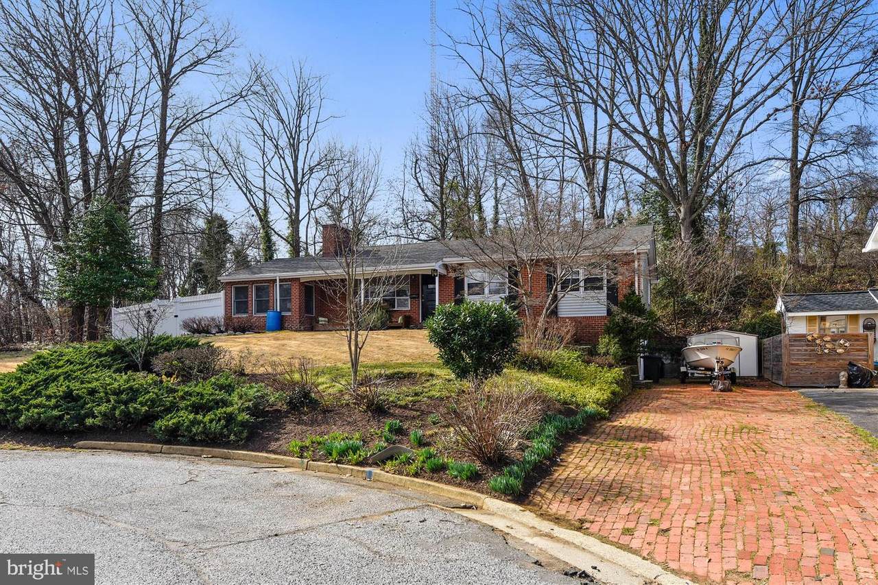 14 Ford Circle - Photo 1