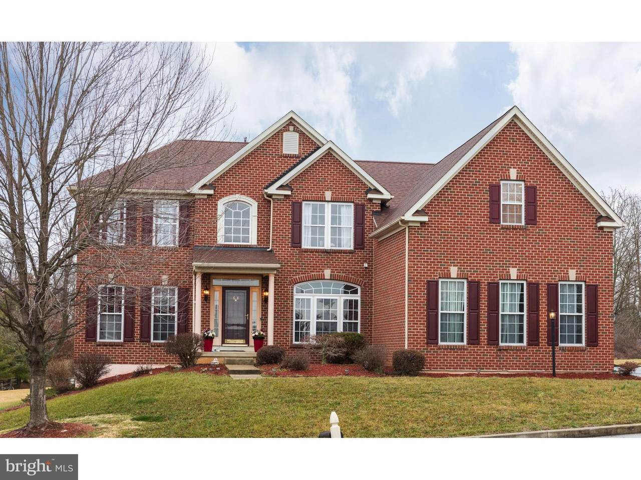 68 Allsmeer Drive - Photo 1