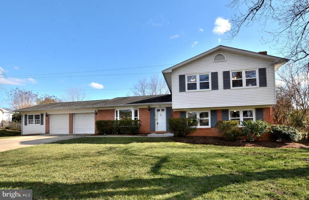 915 Westwood Drive - Photo 1