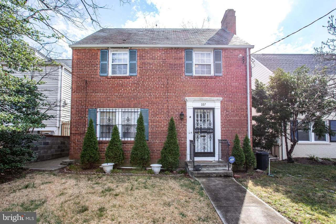 227 Quackenbos Street - Photo 1