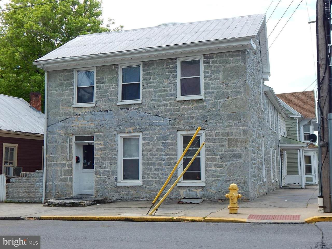 423 John St - Photo 1