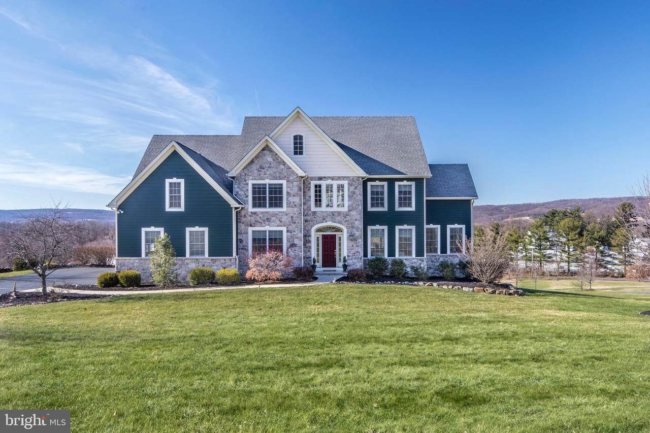 5963 Hawk Road - Photo 1