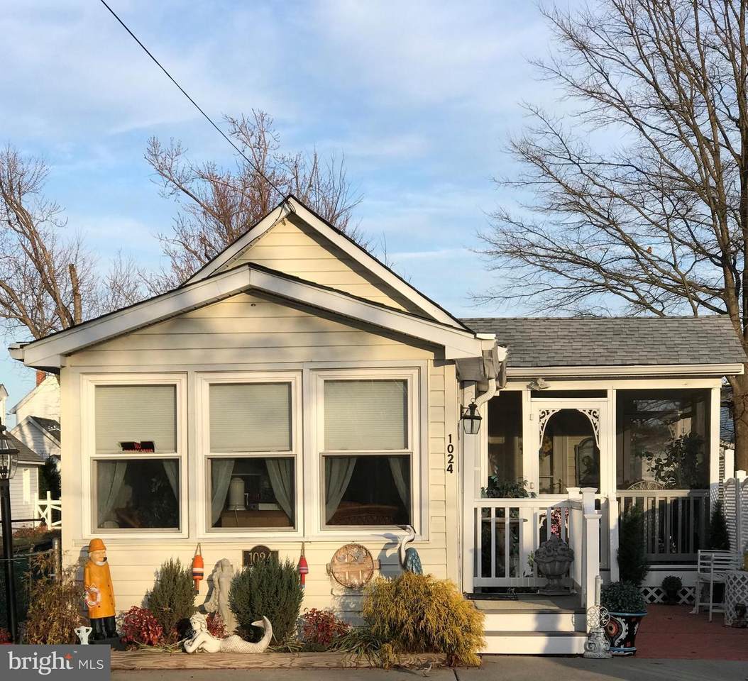 1024 Lossing Avenue - Photo 1