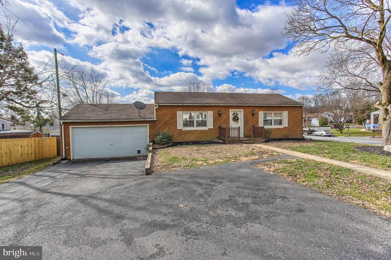 102 Village Green Lane - Photo 1