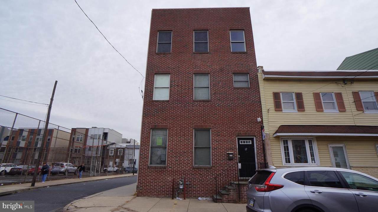2533 Edgemont Street - Photo 1