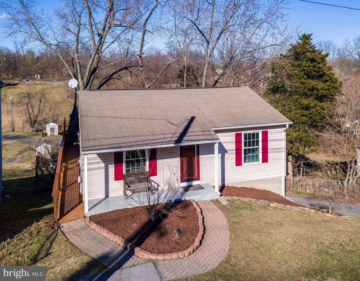 809 Ridgeville Boulevard - Photo 1