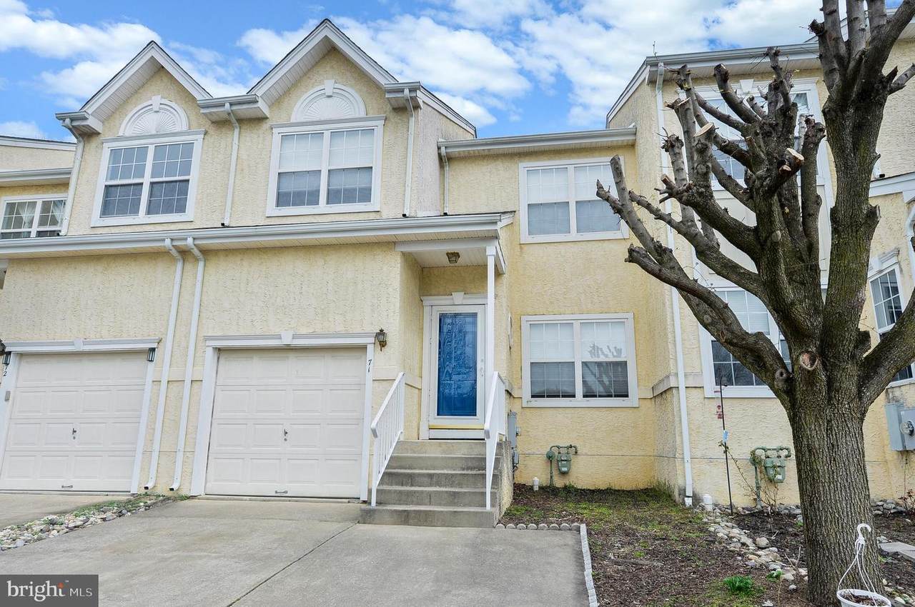 71 Versailles Boulevard - Photo 1