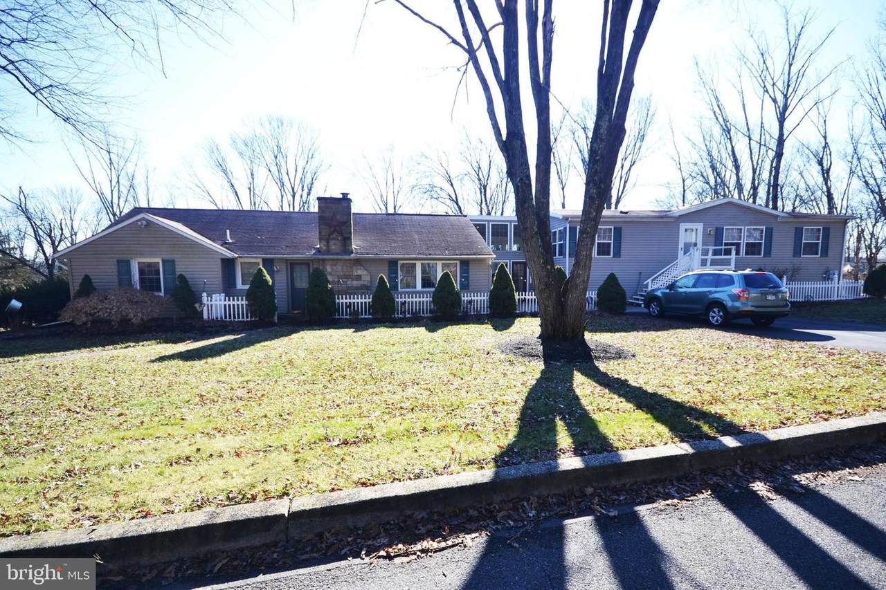 108 Hillcrest Avenue - Photo 1