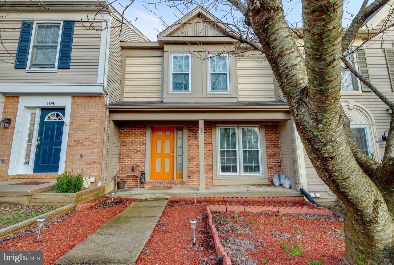 102 Batley Court - Photo 1