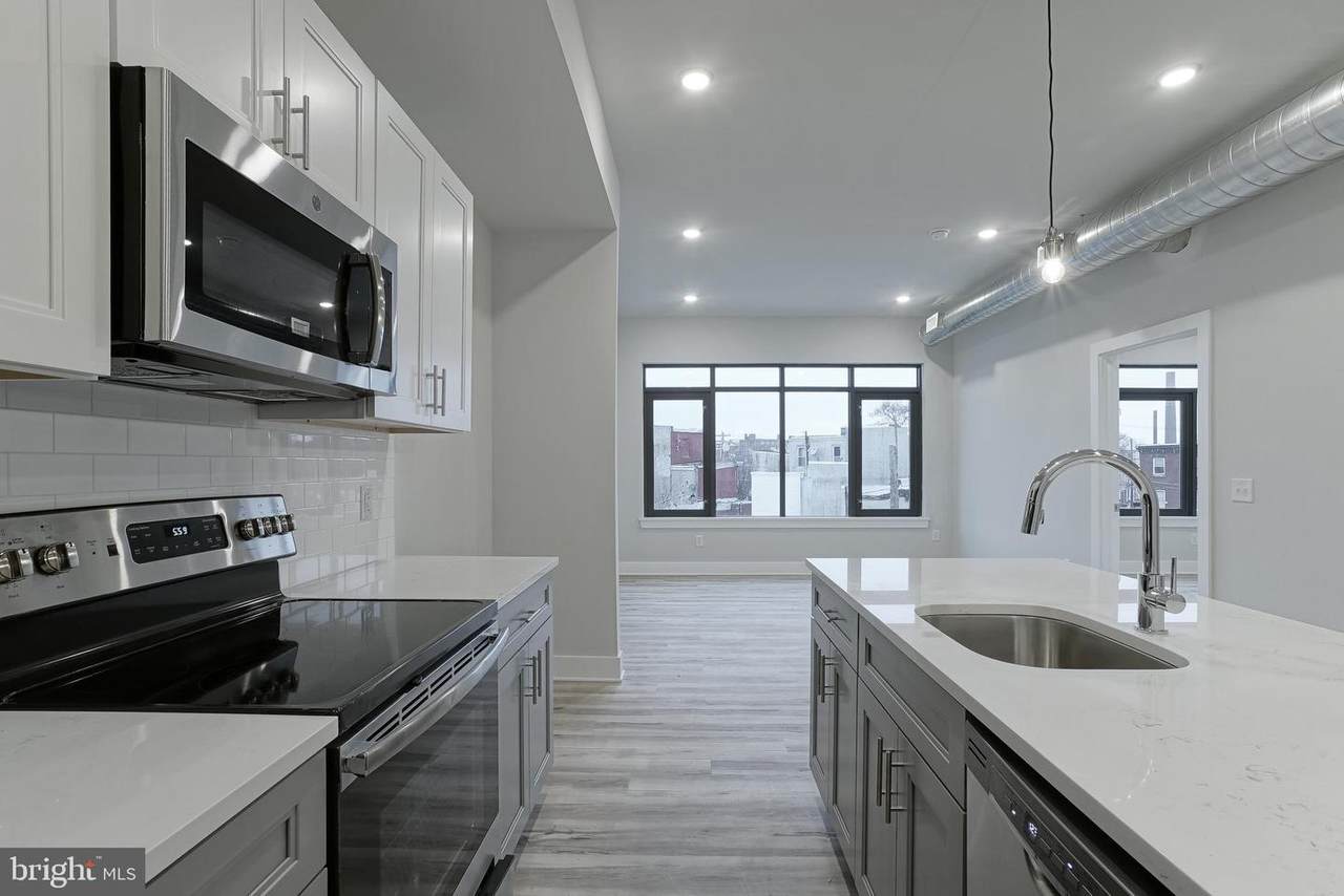2450 Lee Street - Photo 1