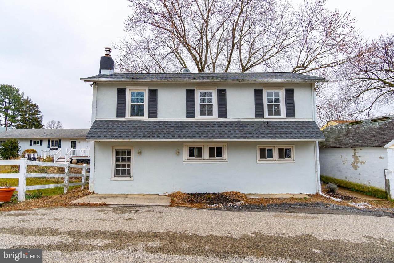 611 Hare Street - Photo 1
