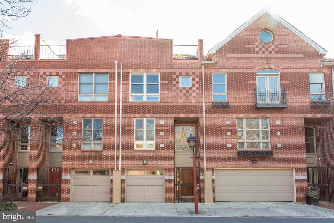 220 Lombard Street - Photo 1