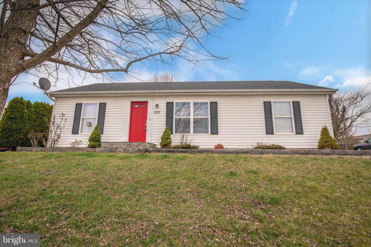 220 Cashmere Drive - Photo 1