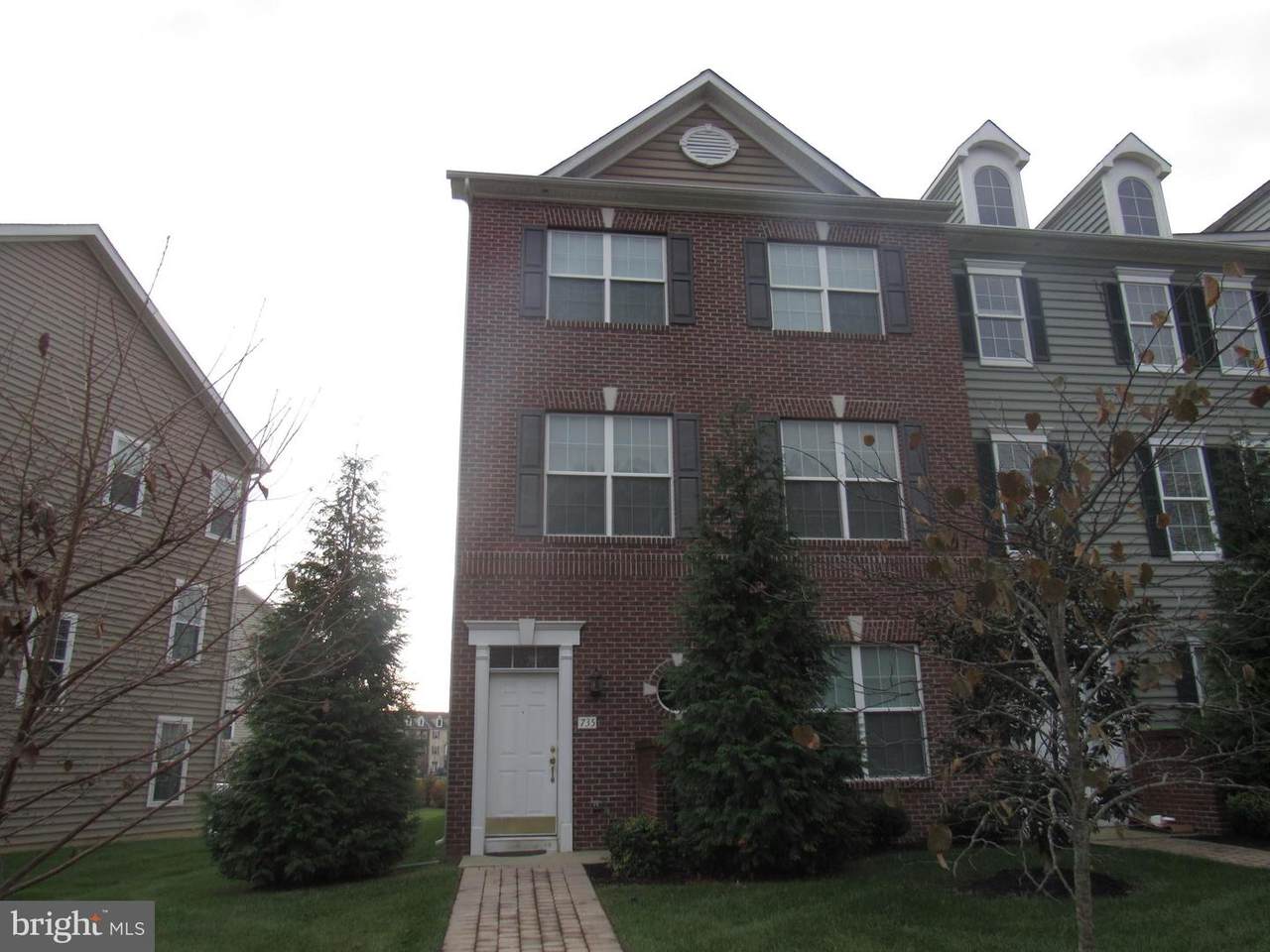 735 Observatory Drive - Photo 1