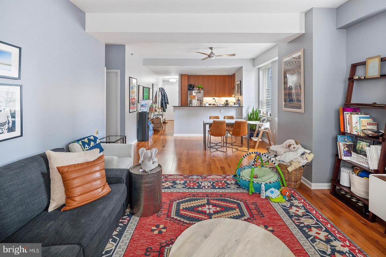 1425 Locust Street - Photo 1