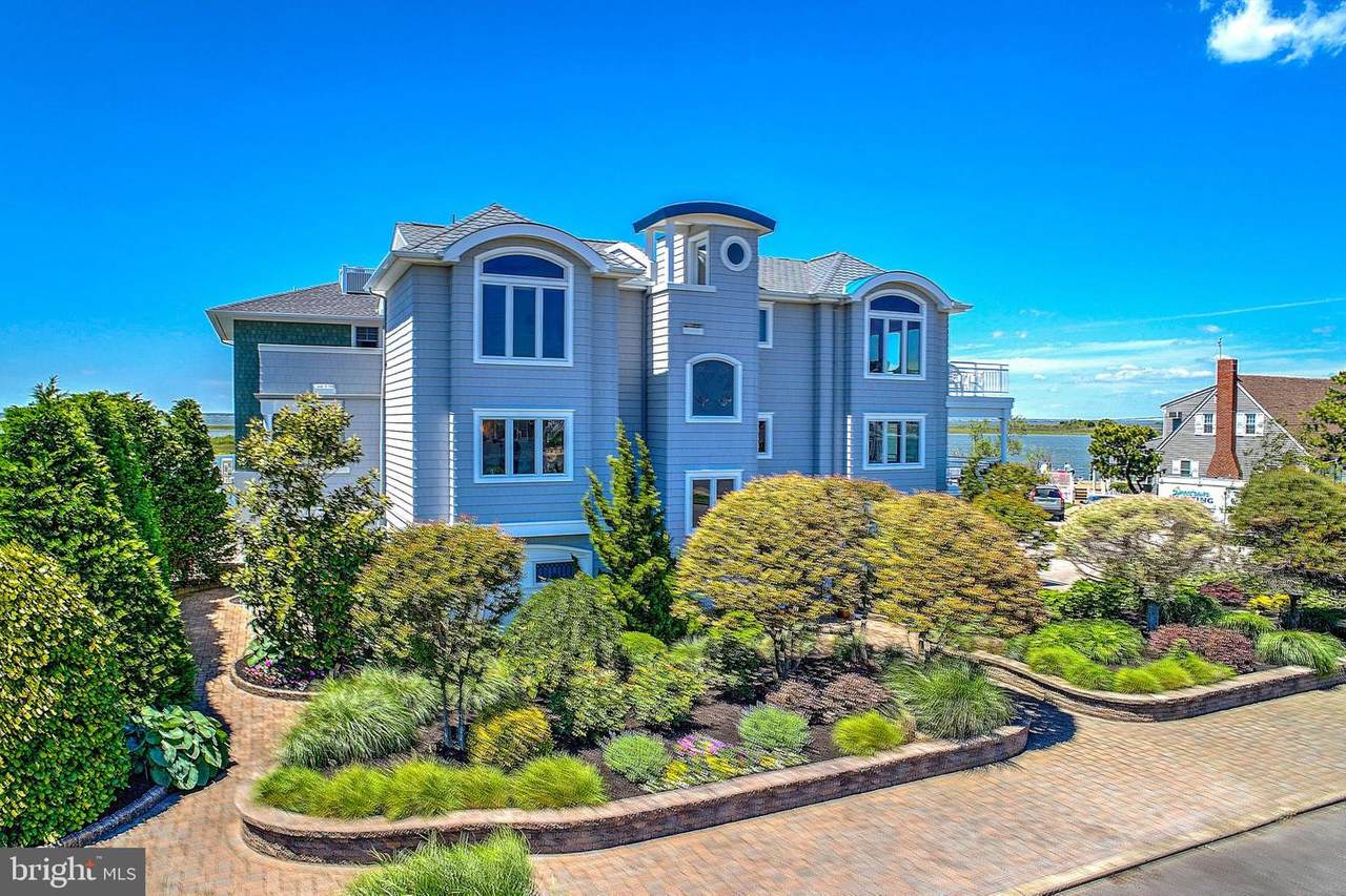 1208 West Ave - Photo 1