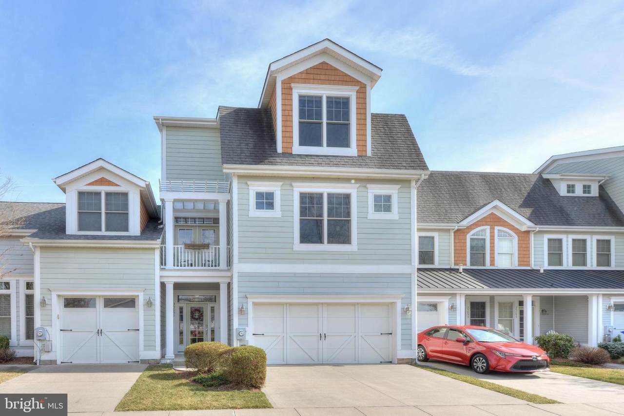 35051 Zwaanendael Avenue - Photo 1