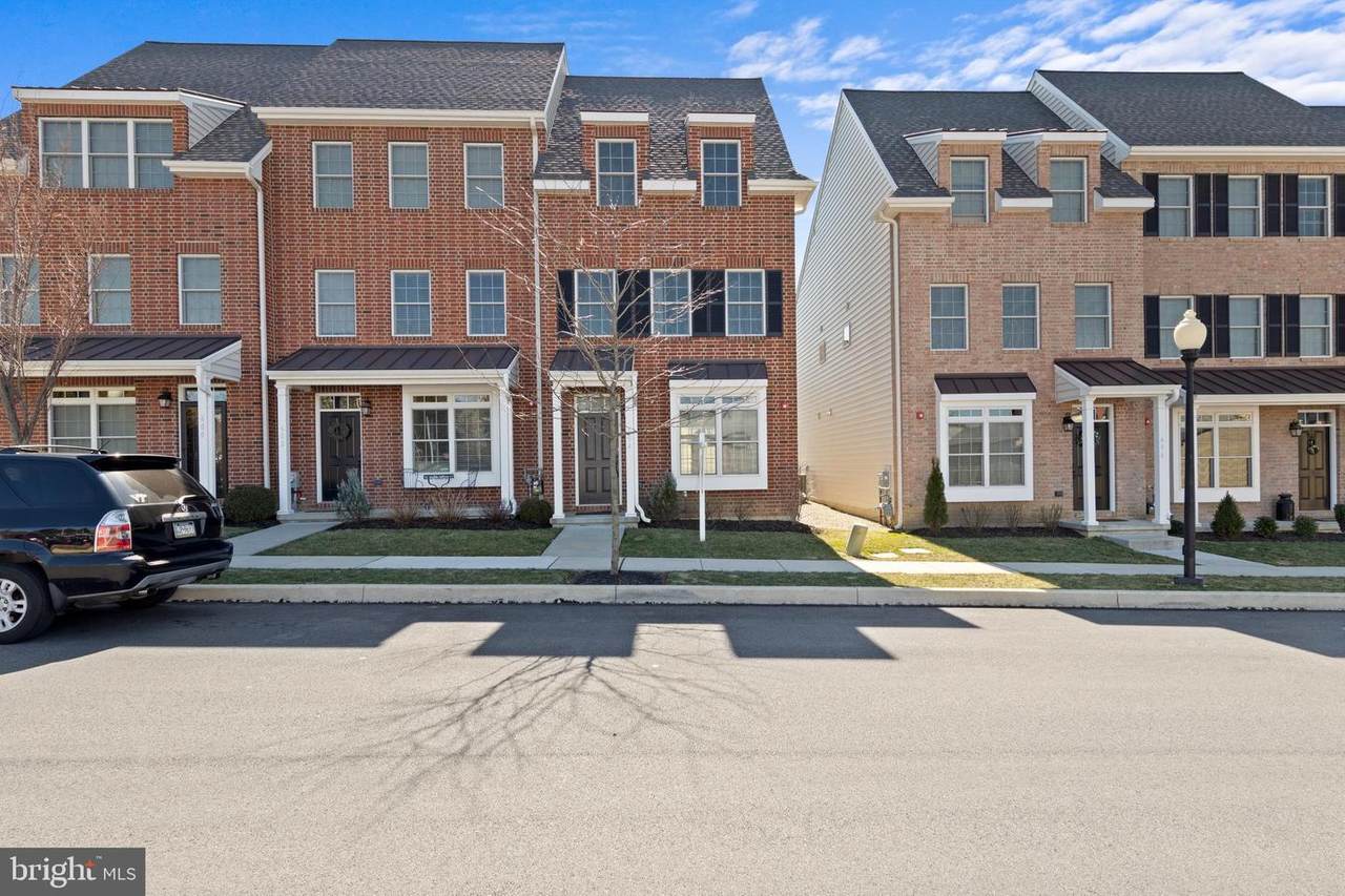 604 D Street - Photo 1