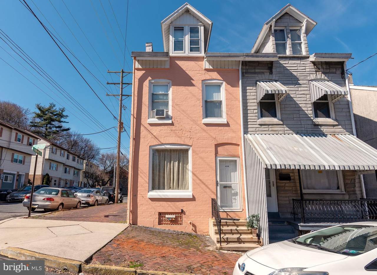 554 14TH Street - Photo 1
