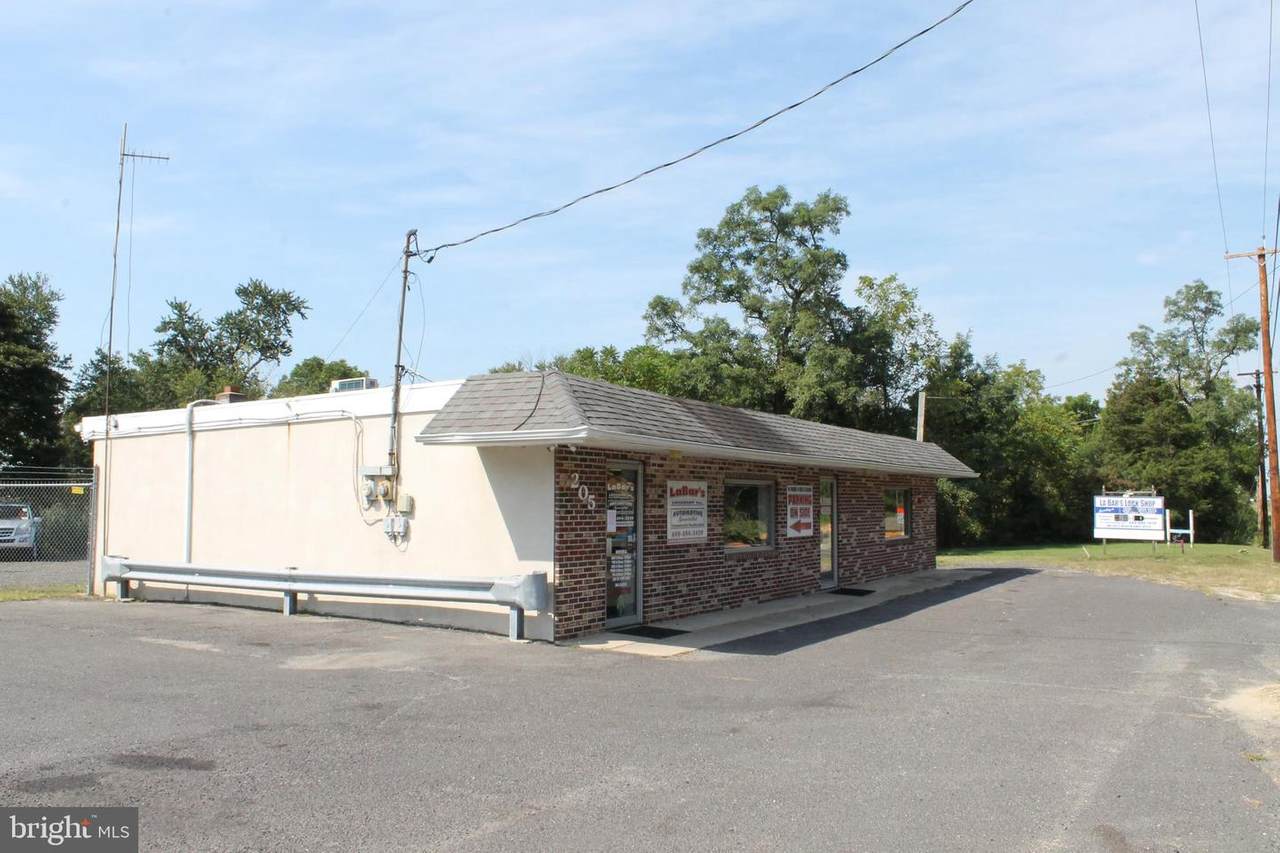 205 Hampton Street - Photo 1