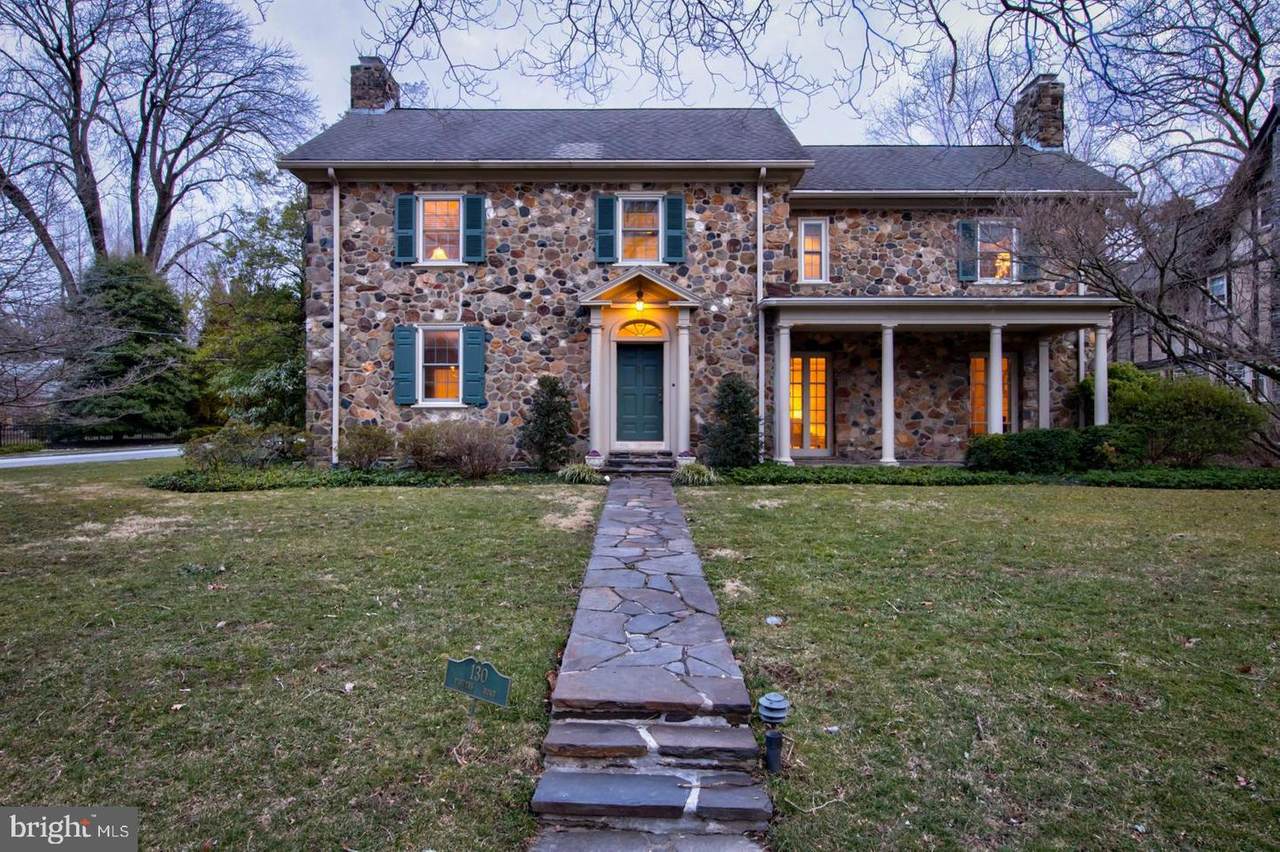 130 Fishers Road - Photo 1
