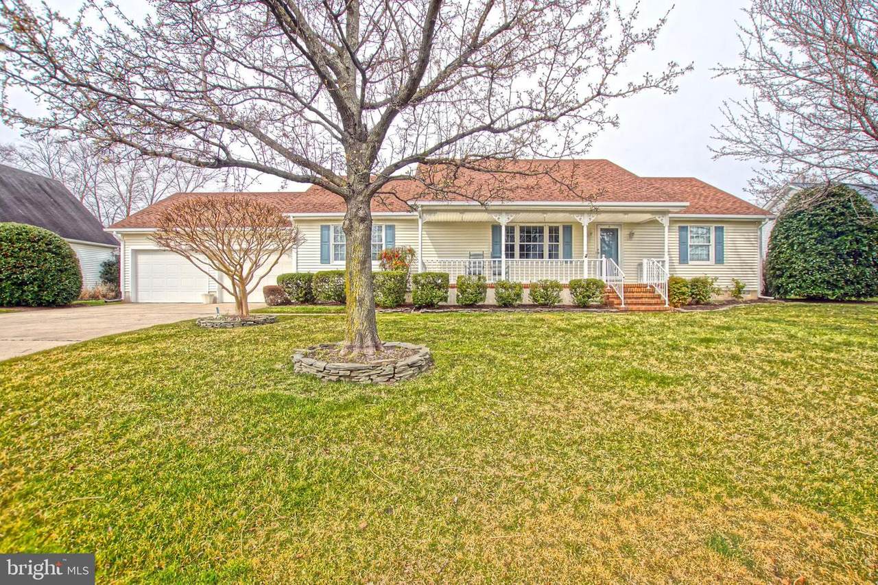 208 University Drive - Photo 1